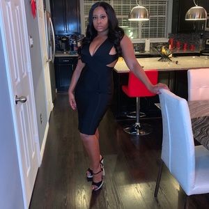 Black bodycon dress